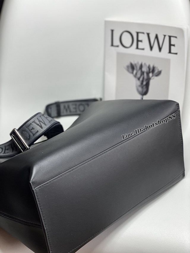 Loewe專櫃同步2022最新款Cubi手袋 羅意威全皮字母肩帶單肩腋下斜挎 型號11235 lyw1483